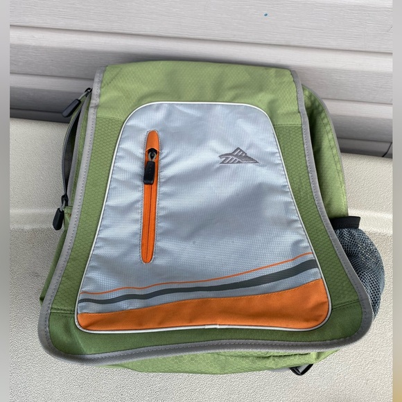 High Sierra one shoulder backpack - Picture 2 of 12